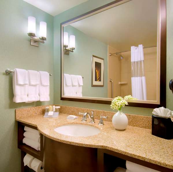  - Hilton Garden Inn Downtown Atlanta - I-75 & I-85, Exit 249B & 249C