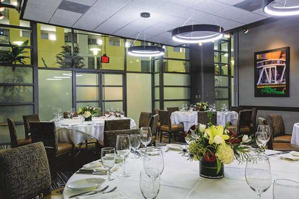 Restaurant - Embassy Suites Centennial Olympic Park Atlanta - I-75 & I-85, Exit 249B & 249C