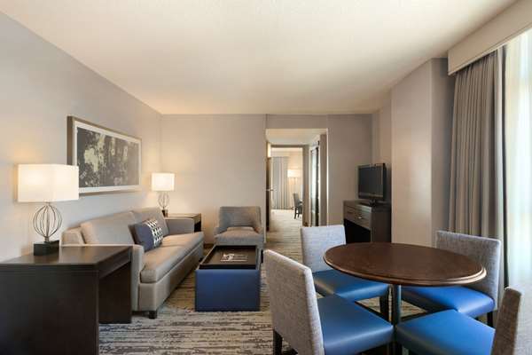  - Embassy Suites Centennial Olympic Park Atlanta - I-75 & I-85, Exit 249B & 249C