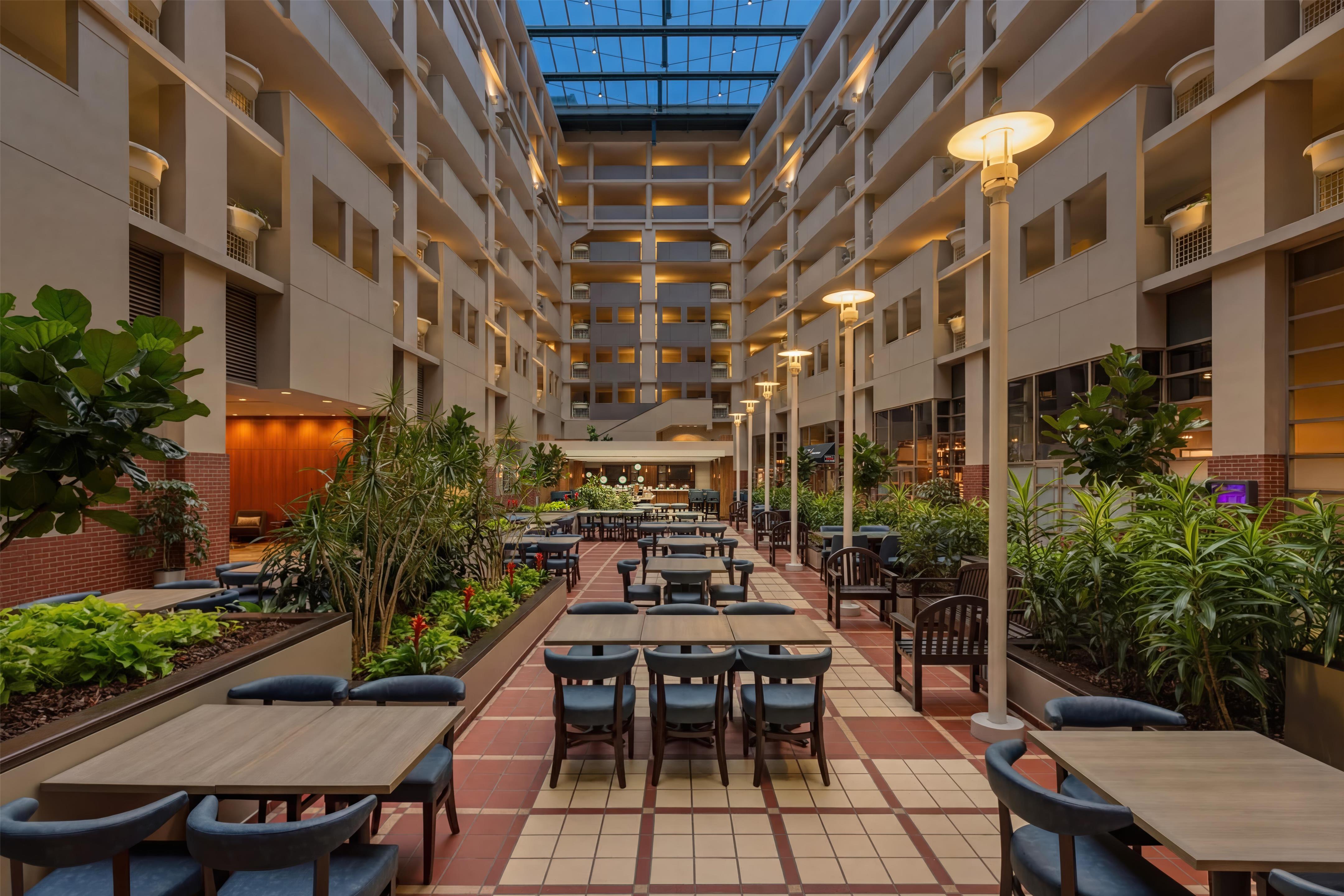 Lobby | Embassy Suites by Hilton Atlanta at Centennial Olympic Park