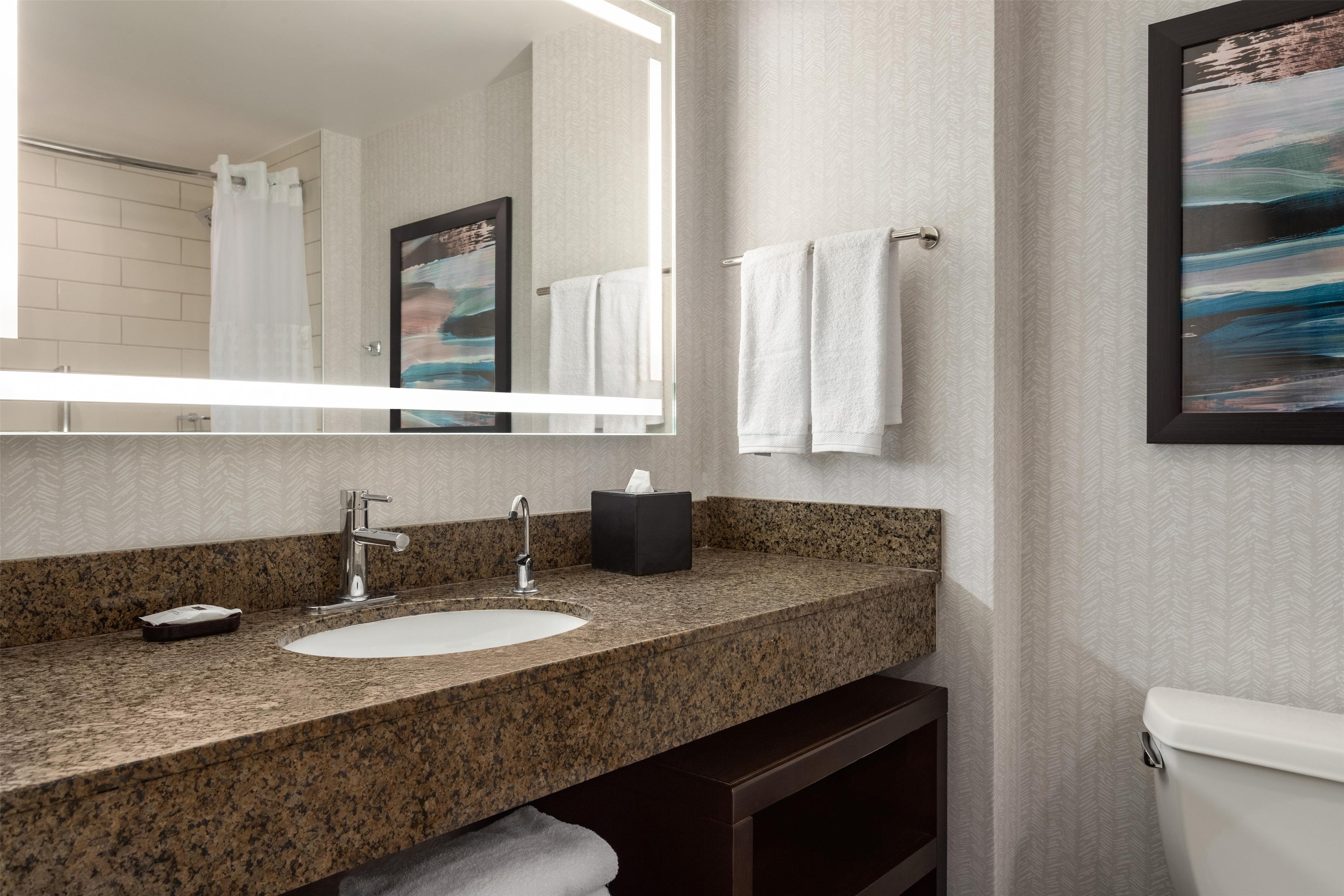 Guest room bath