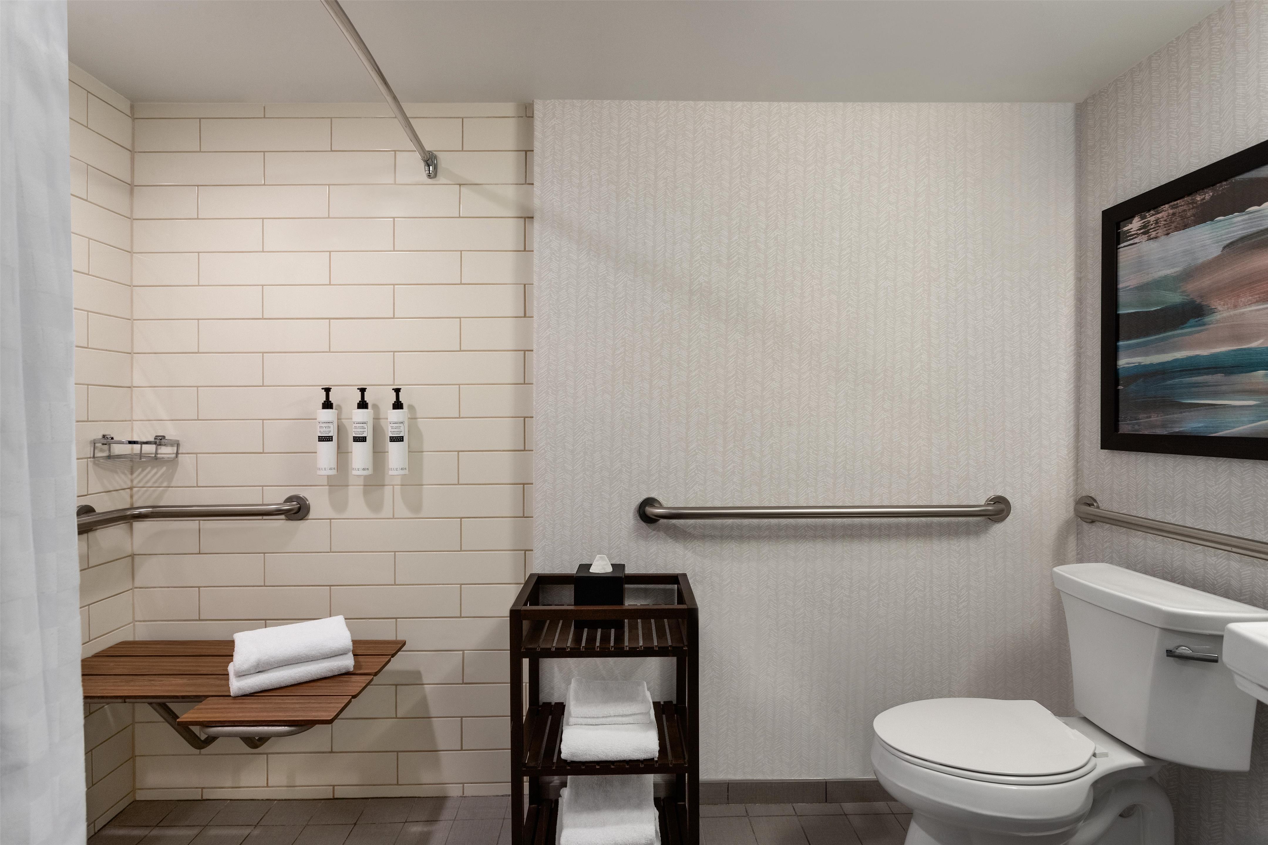 Guest room bath