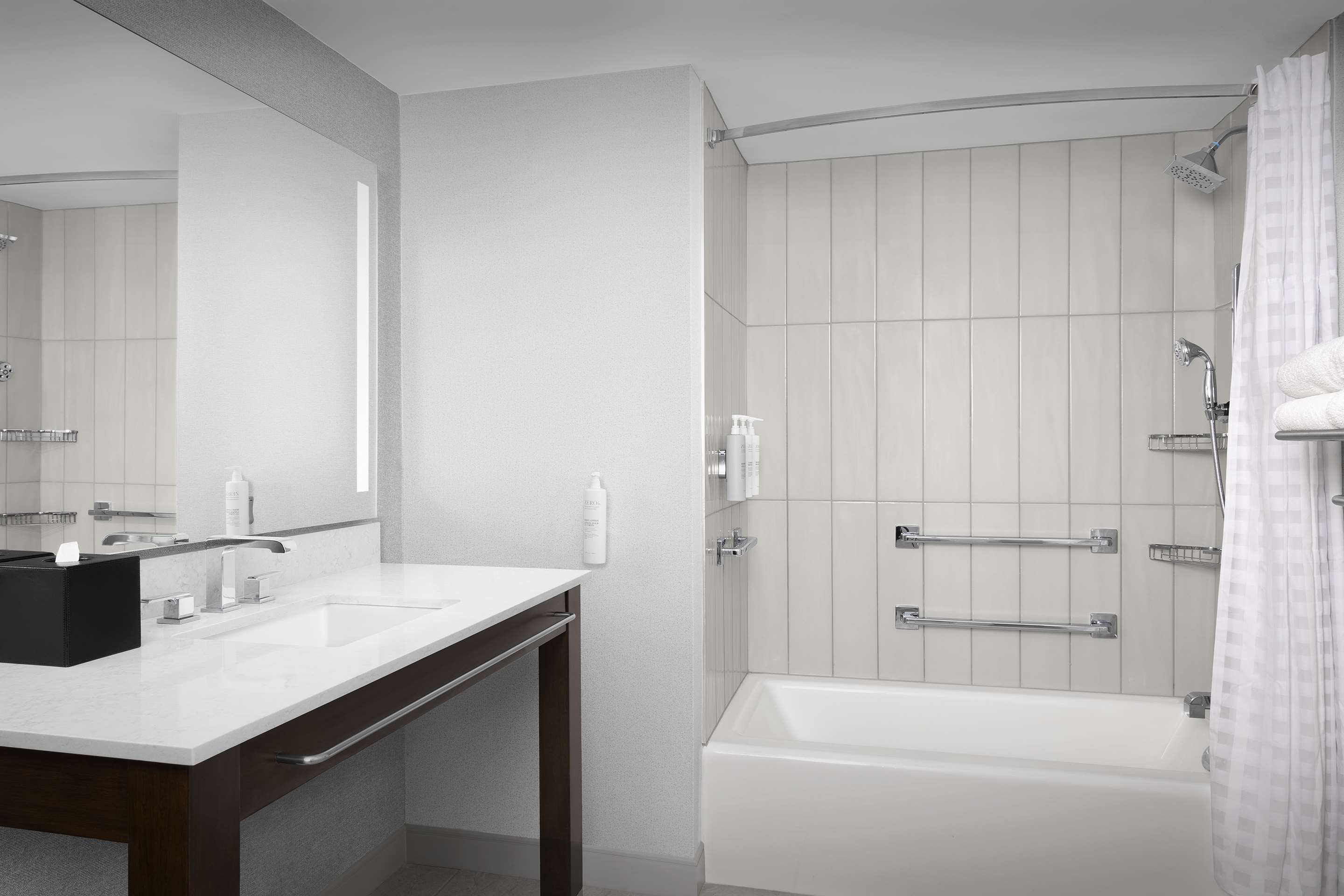 Guest room bath