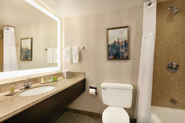  - DoubleTree by Hilton Tucker - I-285, Exit 37