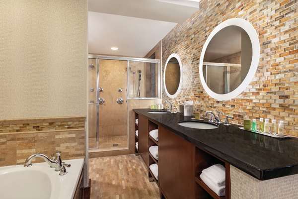 - DoubleTree by Hilton Tucker - I-285, Exit 37