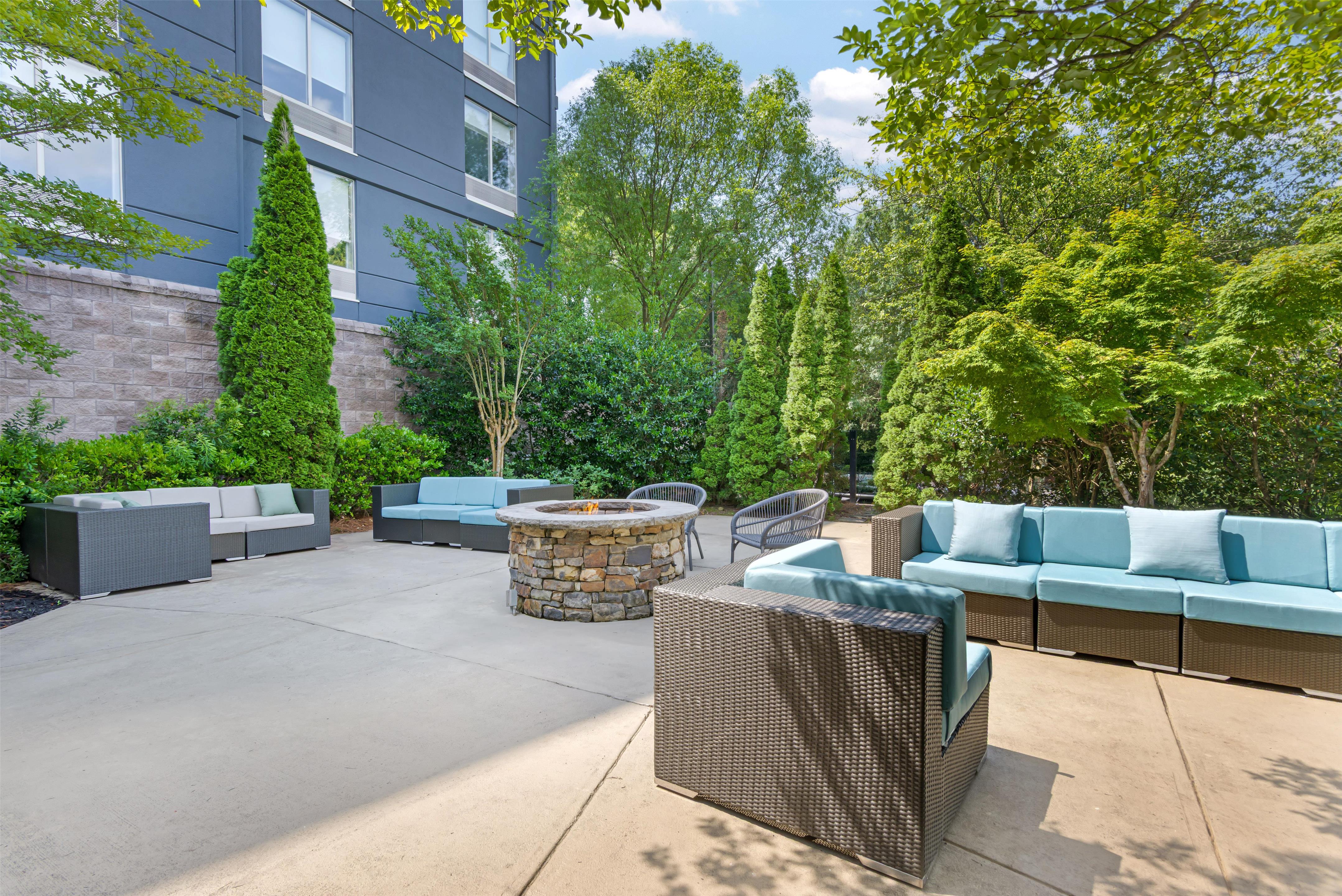 Exterior | Hilton Garden Inn Atlanta Northpoint