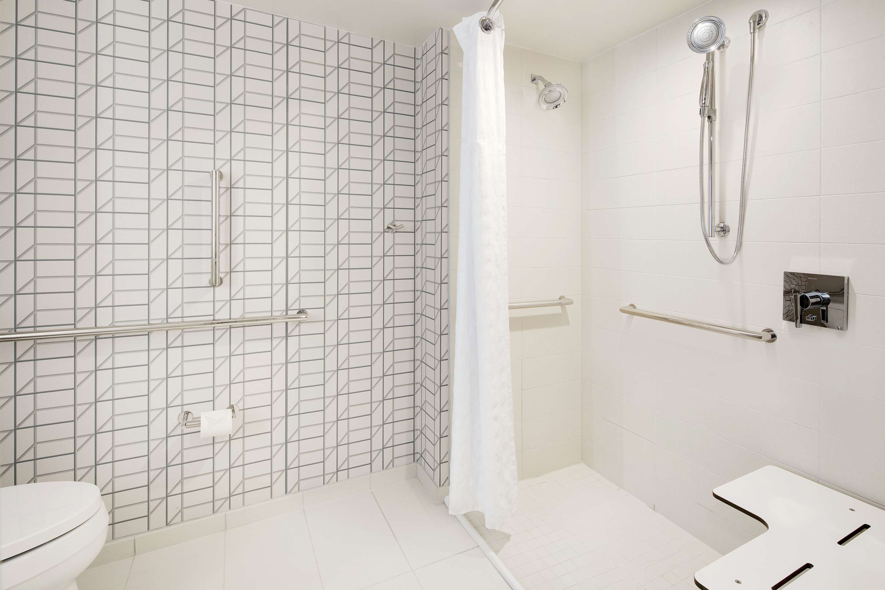 Guest room bath