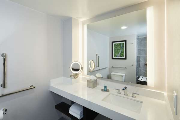  - DoubleTree by Hilton Roswell - US 19, Exit 7