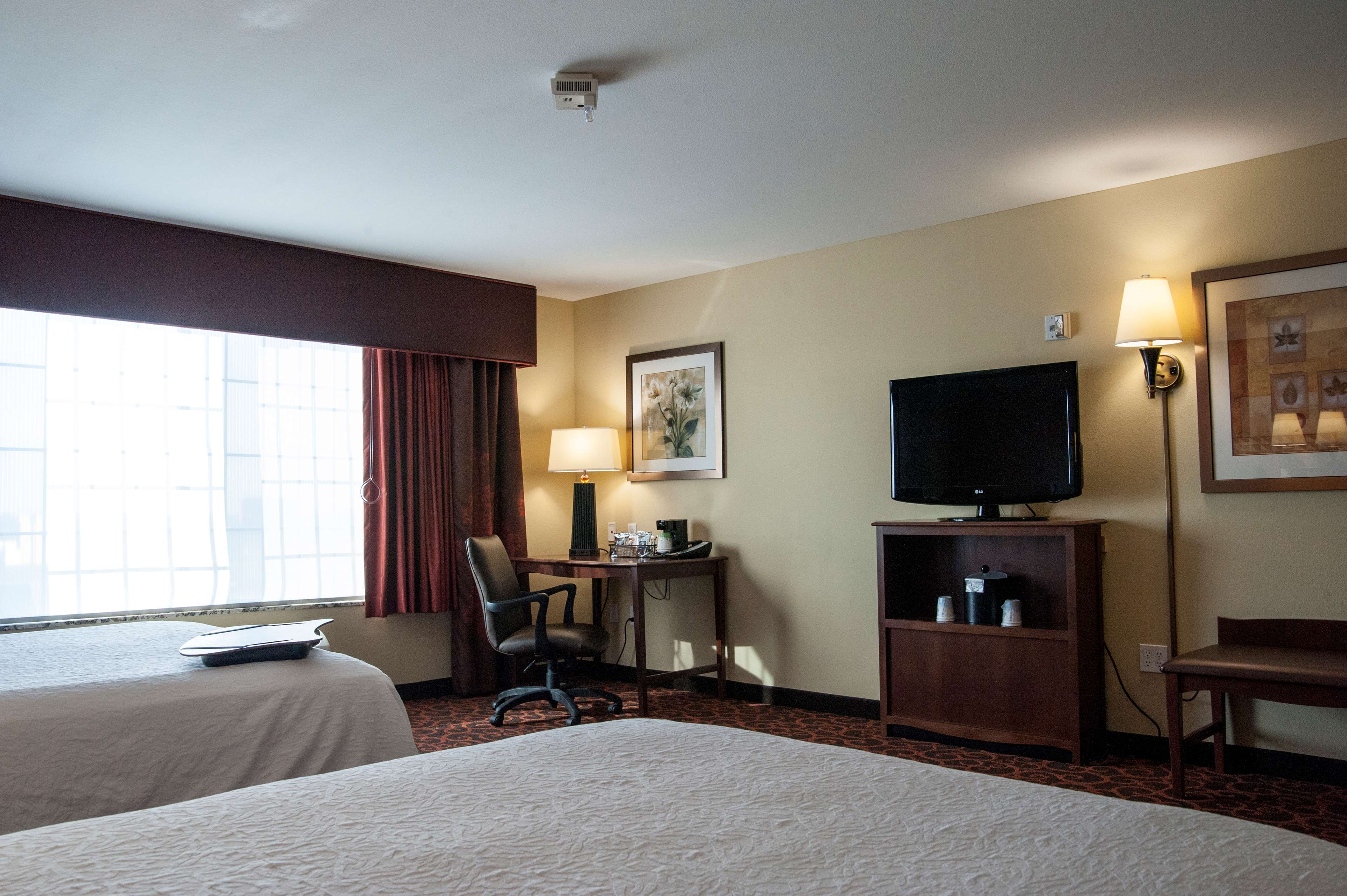 Hampton Inn and Suites Watertown Room Type - 2 QUEEN BEDS NONSMOKING