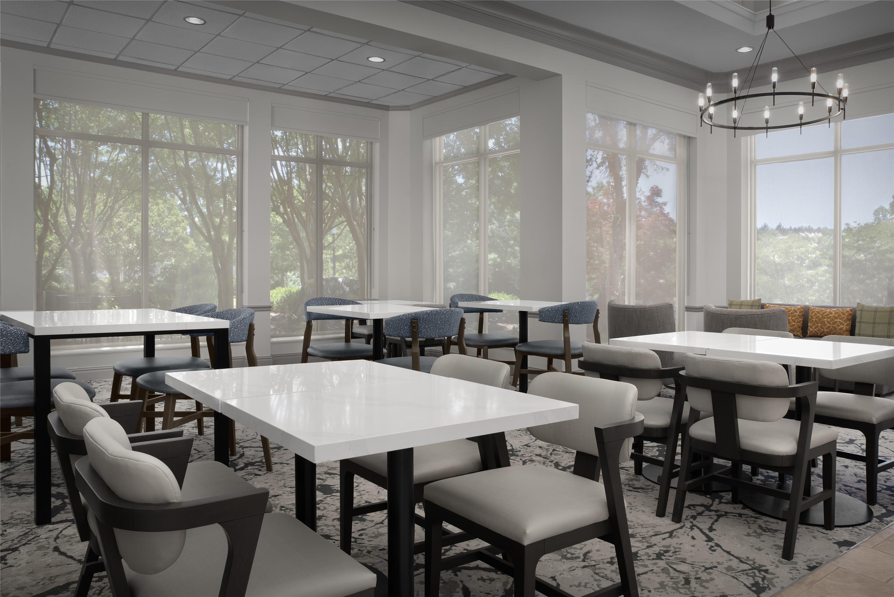 Breakfast Area | Hilton Garden Inn Auburn/Opelika