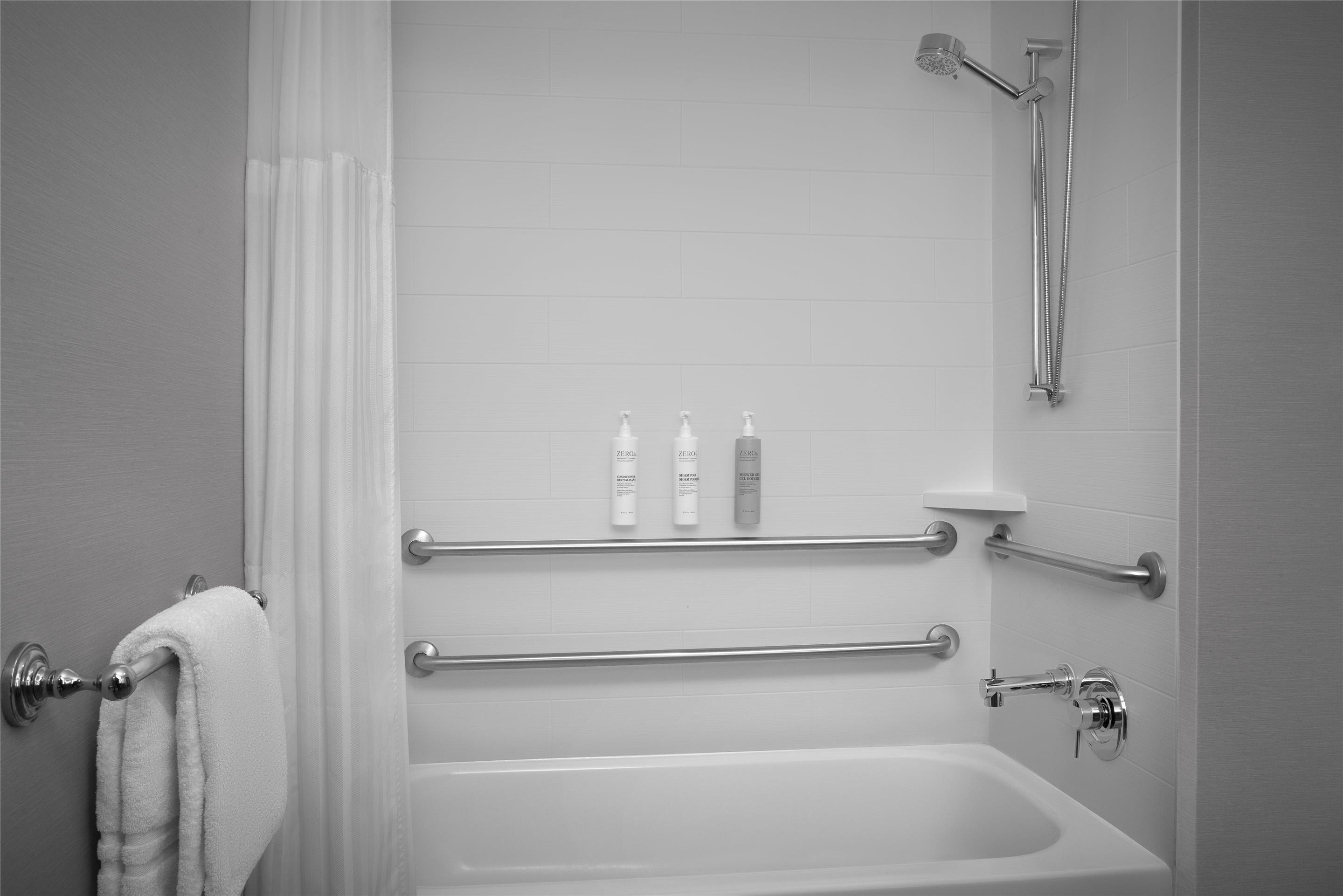 Guest room bath