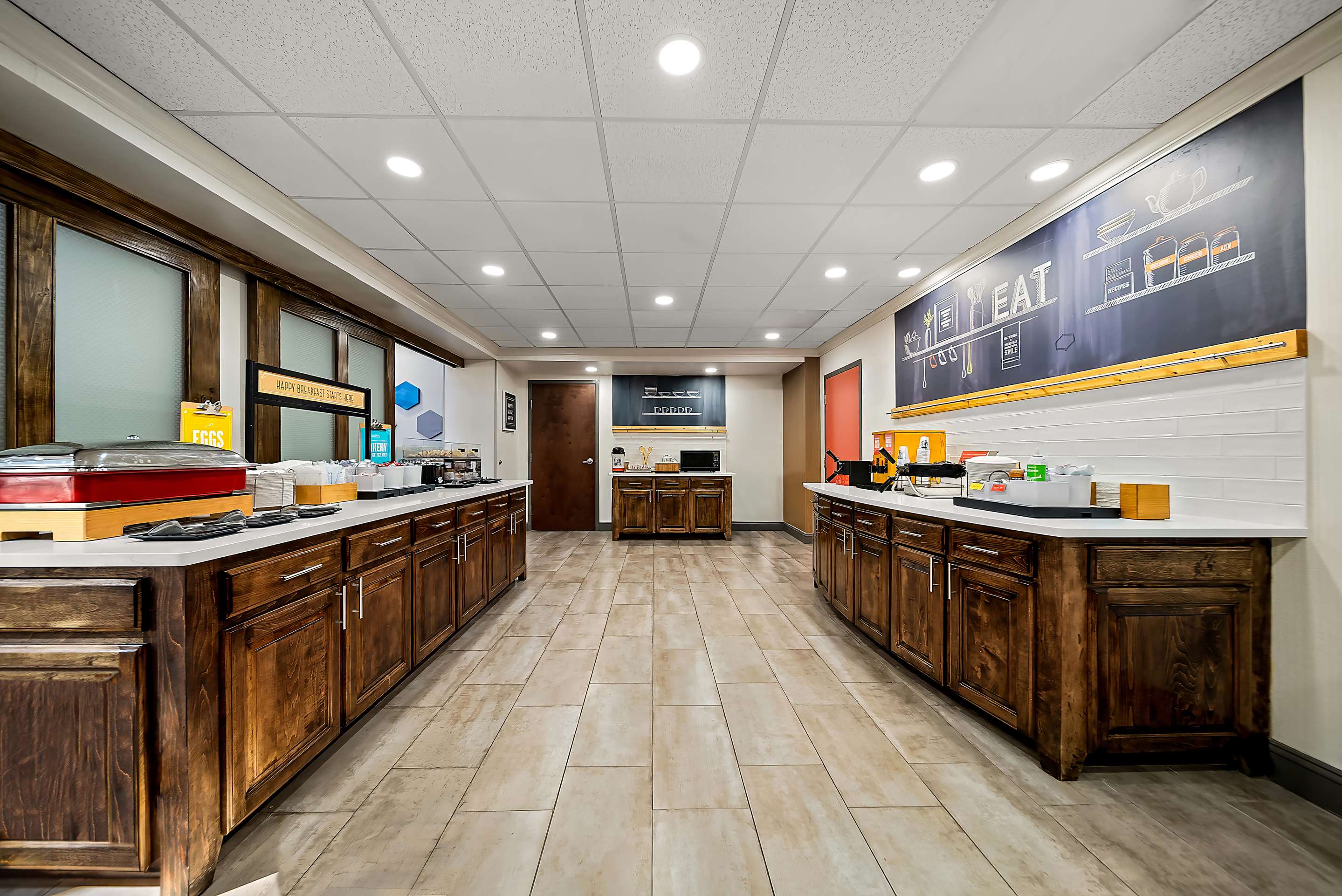 Breakfast Area | Hampton Inn Suites Opelika I85 Auburn Area