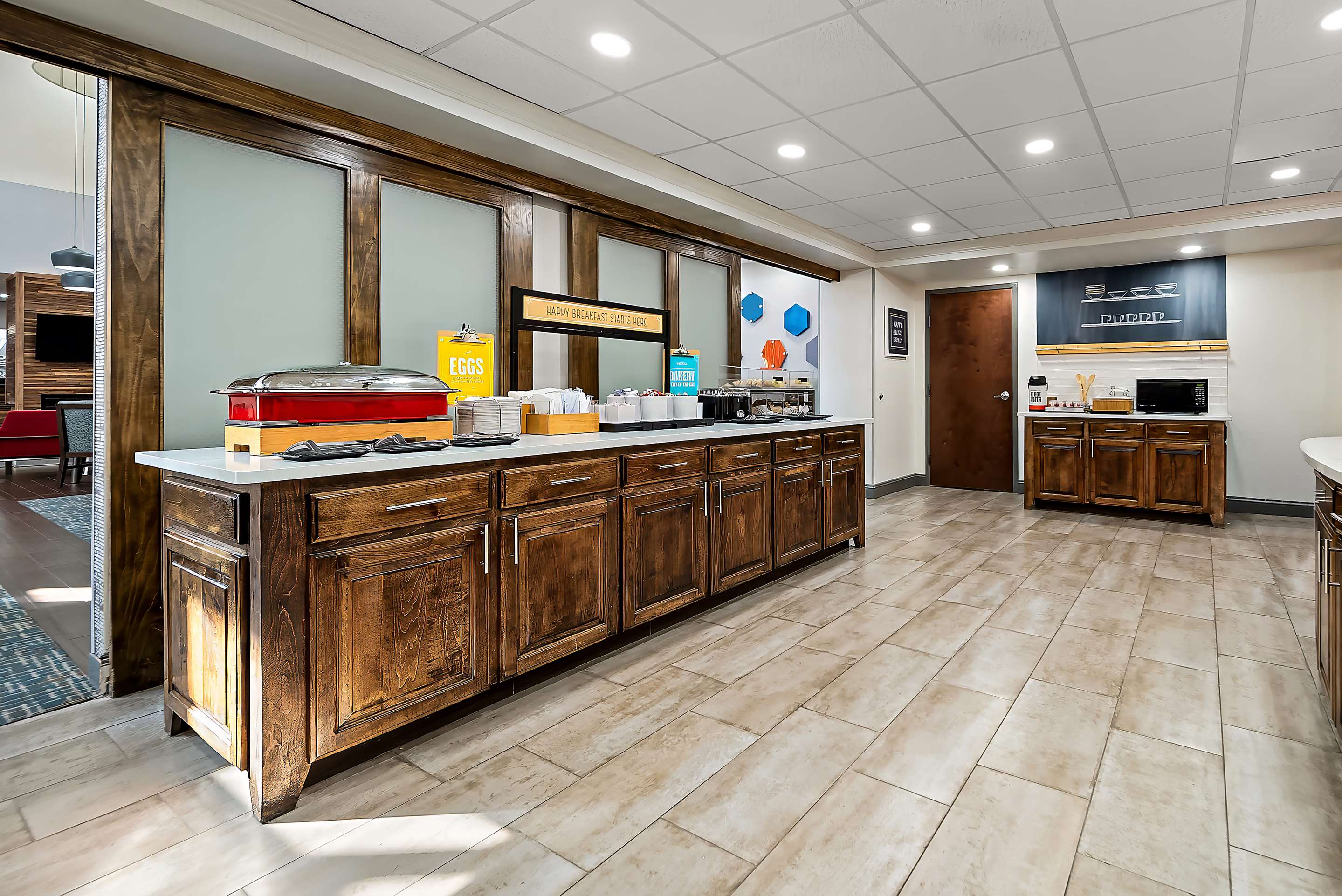 Breakfast Area | Hampton Inn Suites Opelika I85 Auburn Area