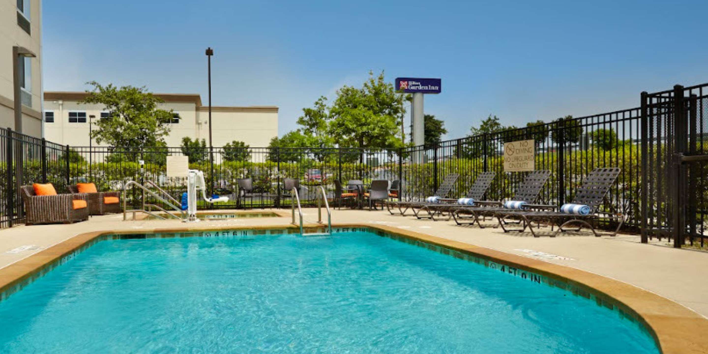 Pool | Hilton Garden Inn Austin North
