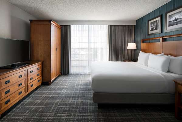  - Embassy Suites Central Austin - I-35, Exit 240