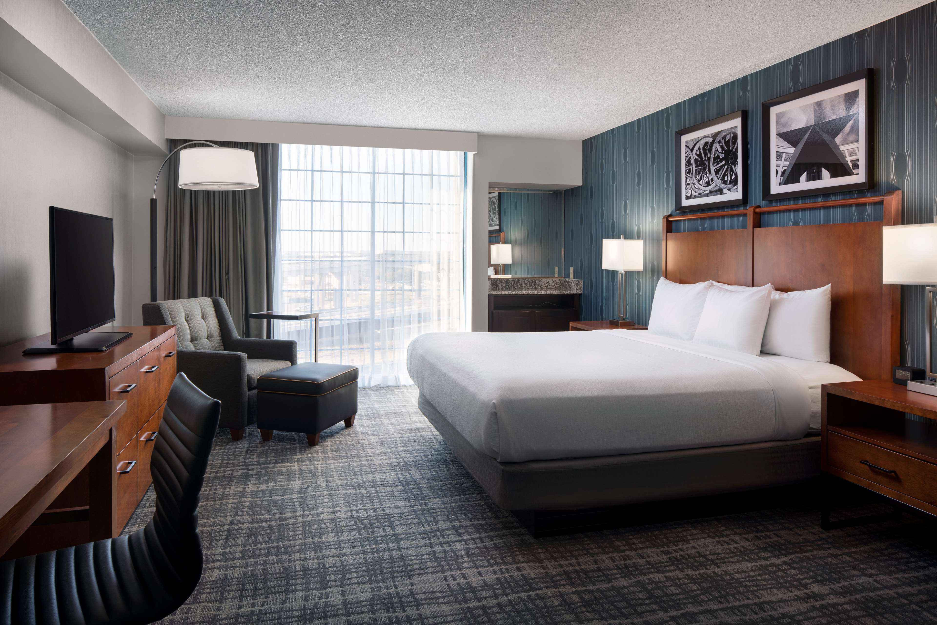 Embassy Suites Austin Central Room Type - QUEEN ACC ROLLIN SHOWER