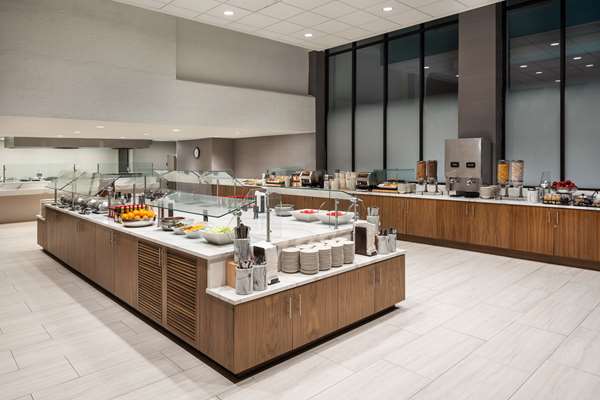 Amenities - Embassy Suites Central Austin - I-35, Exit 240