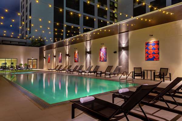 Pool - Hilton Hotel Austin - I-35, Exit 234B