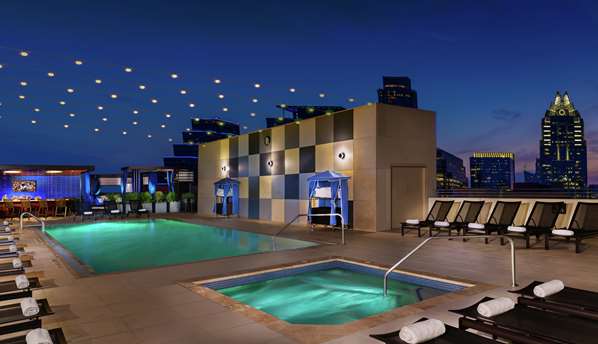 Pool - Hilton Hotel Austin - I-35, Exit 234B