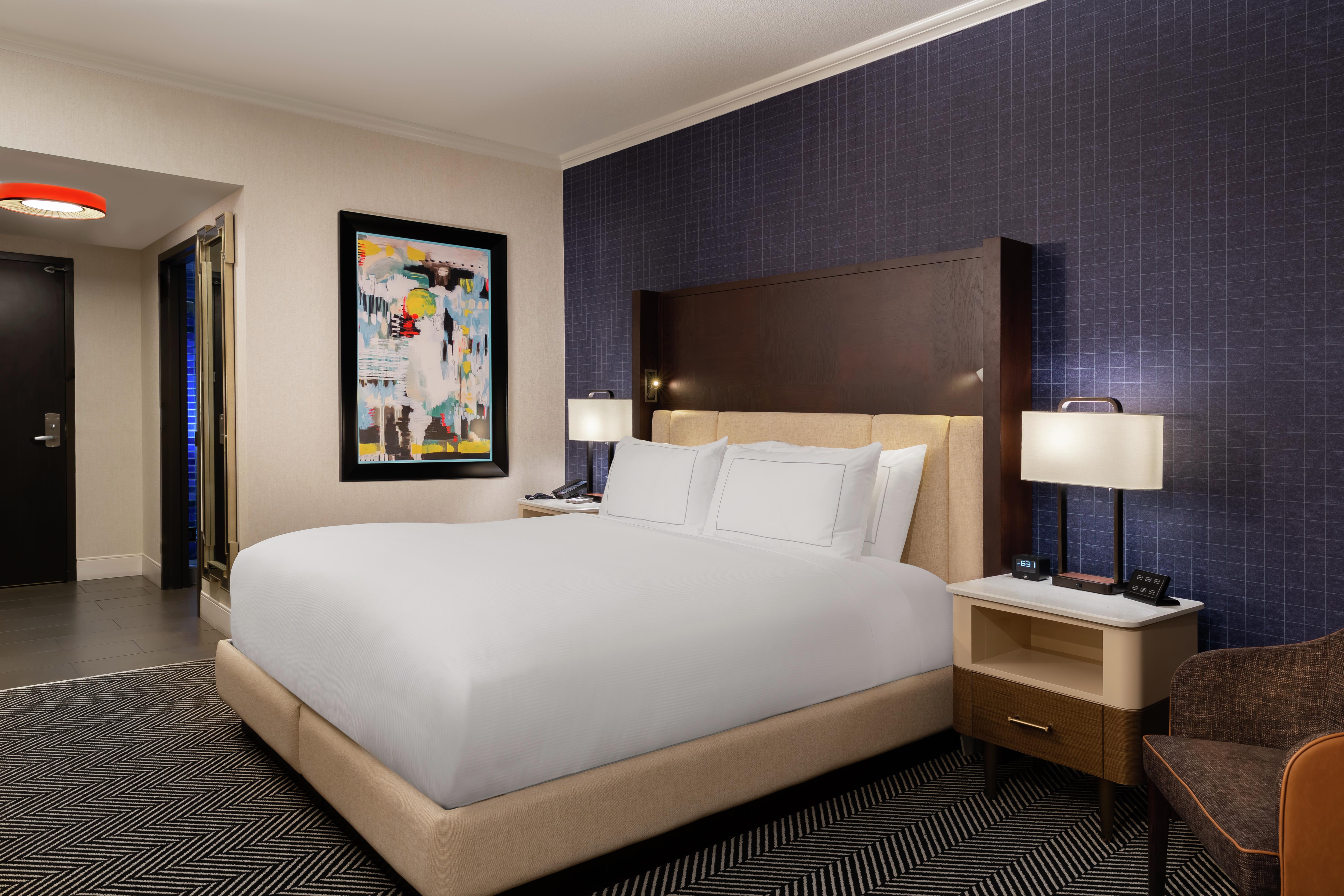 Hilton Austin Room Type - 1 KING PREM HEARING ACCESS