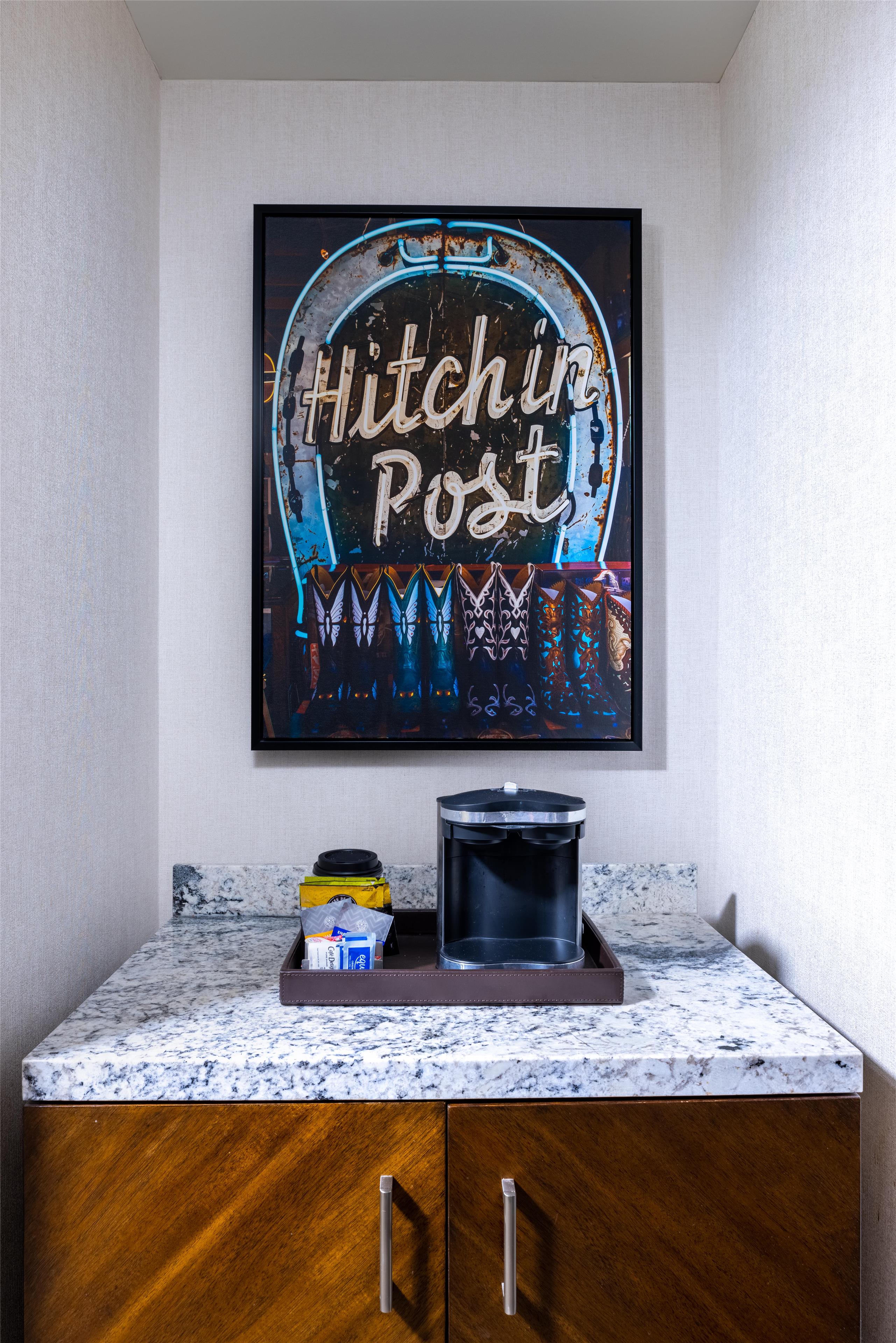 Hilton Austin Room Type - 1 KNG MOB ACC ROLL IN SHWR