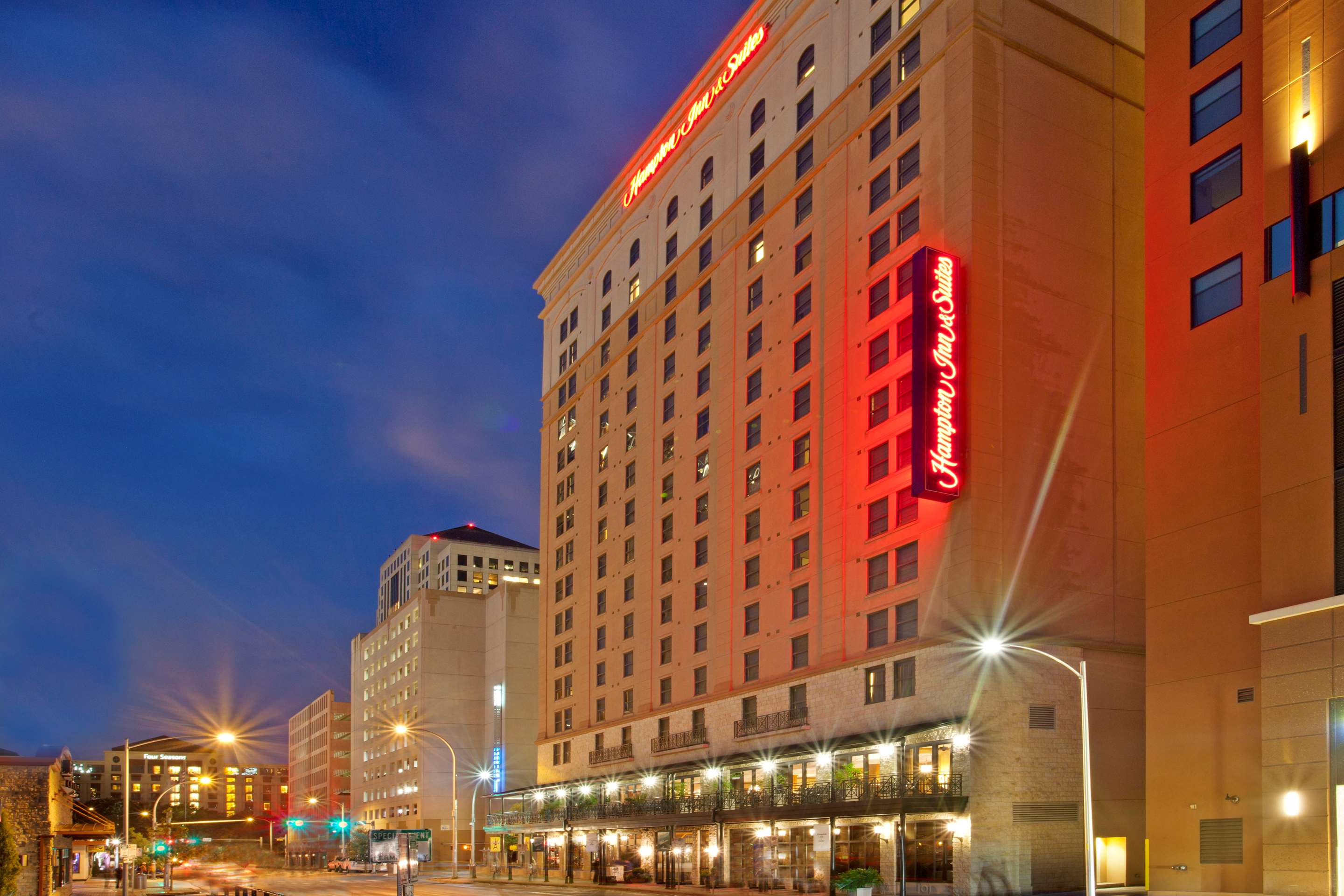 Exterior | Hampton Inn & Suites Austin - Downtown / Convention Center