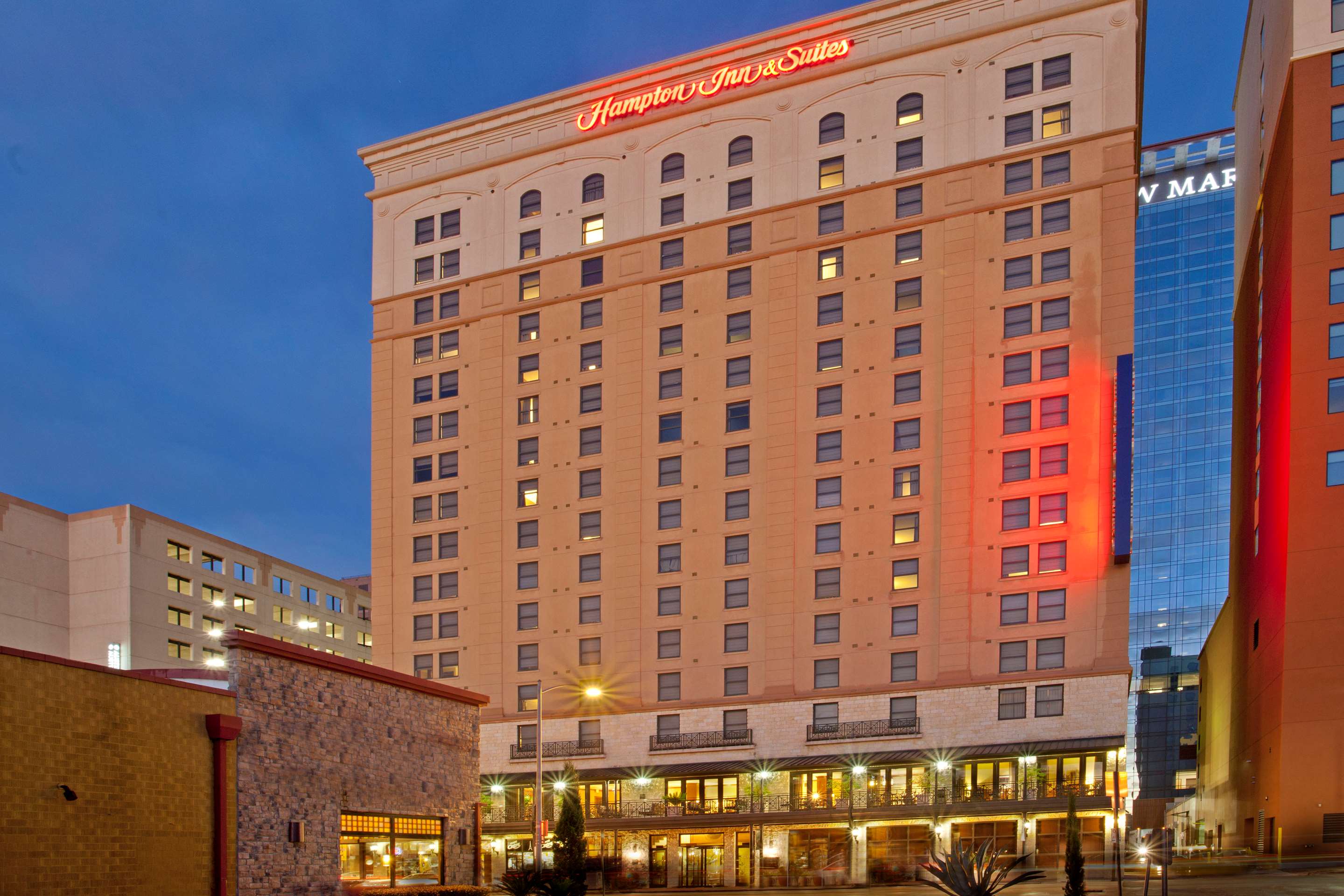 Exterior | Hampton Inn & Suites Austin - Downtown / Convention Center