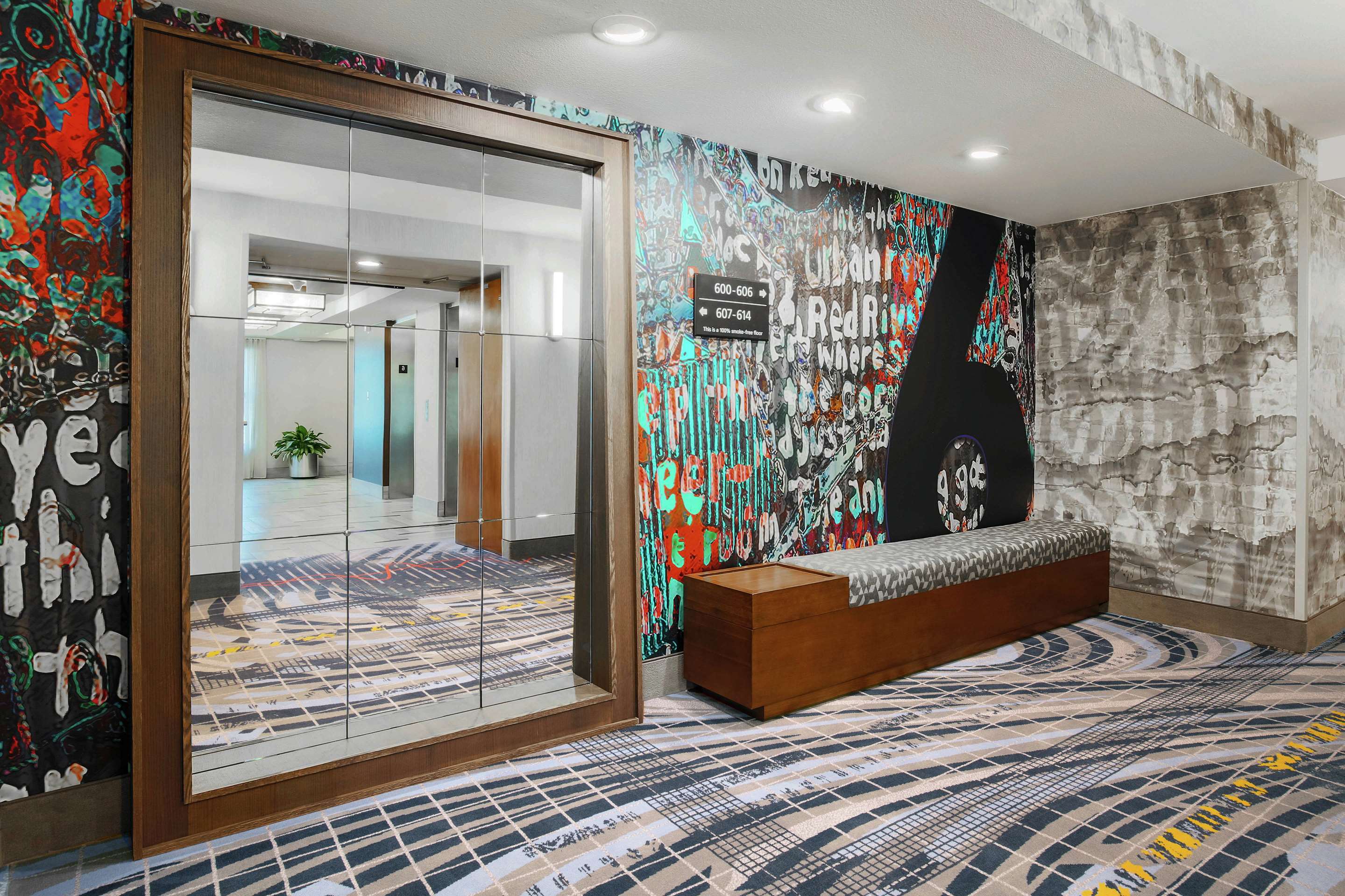 Lobby | Hampton Inn & Suites Austin - Downtown / Convention Center