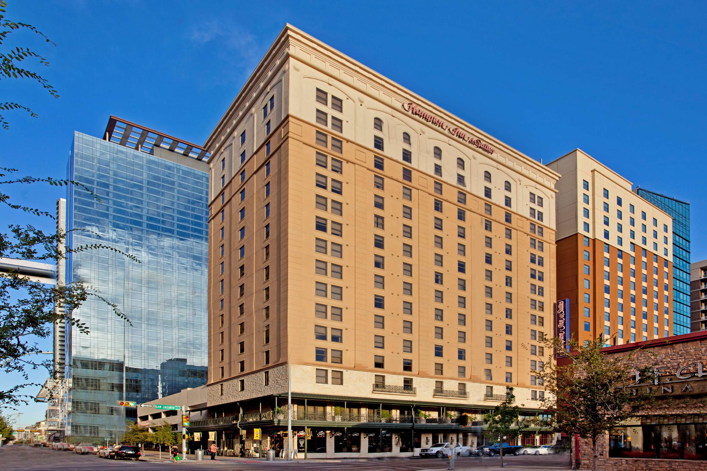 Exterior | Hampton Inn & Suites Austin - Downtown / Convention Center