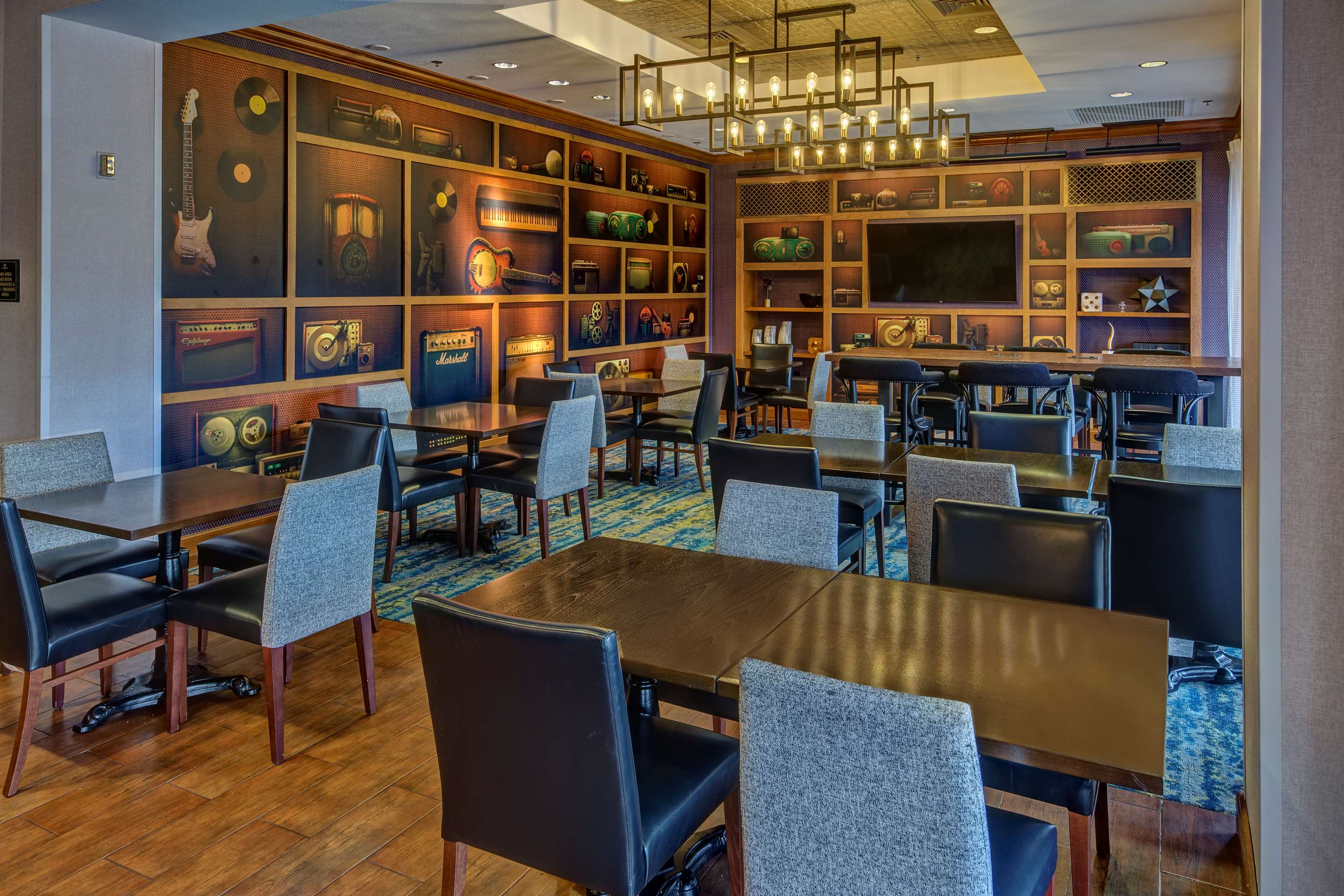 Restaurant | Hampton Inn & Suites Austin - Downtown / Convention Center