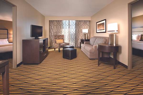  - DoubleTree Suites by Hilton Austin - I-35, Exit 235A