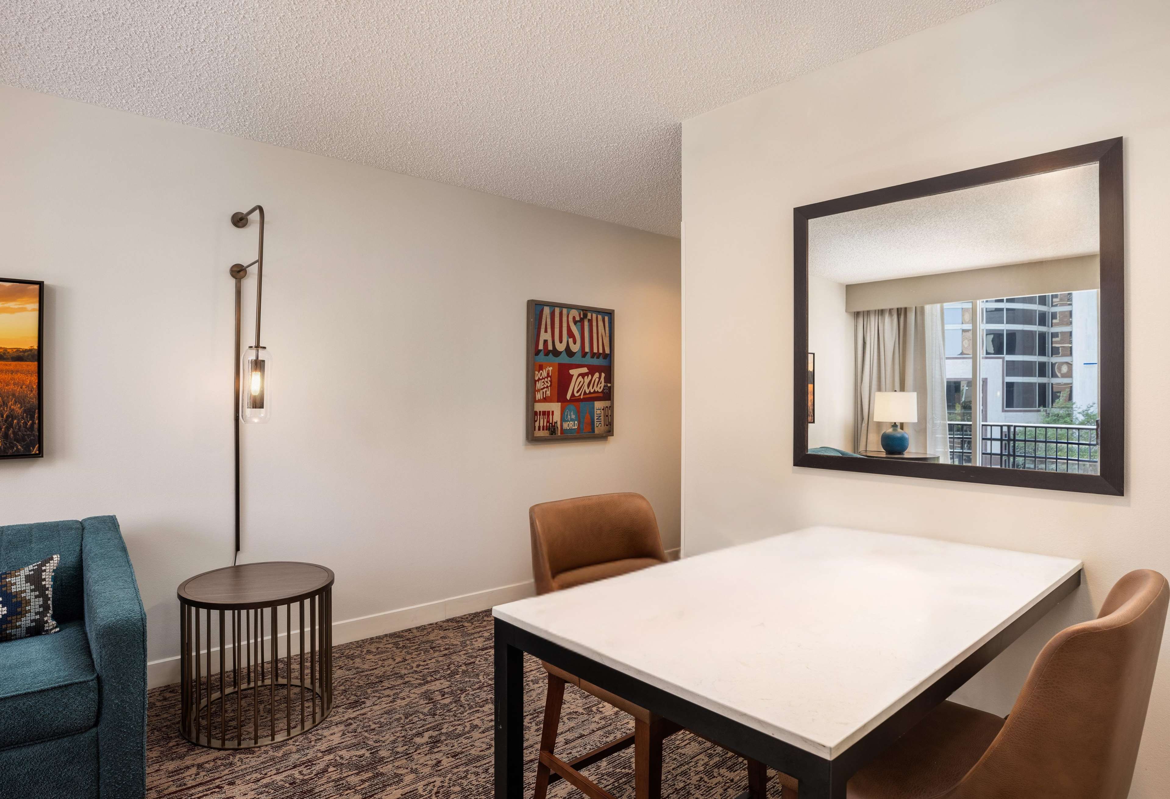 DoubleTree Suites by Hilton Austin Room Type - 2 QN 1 BDRM STOVETOP SUITE