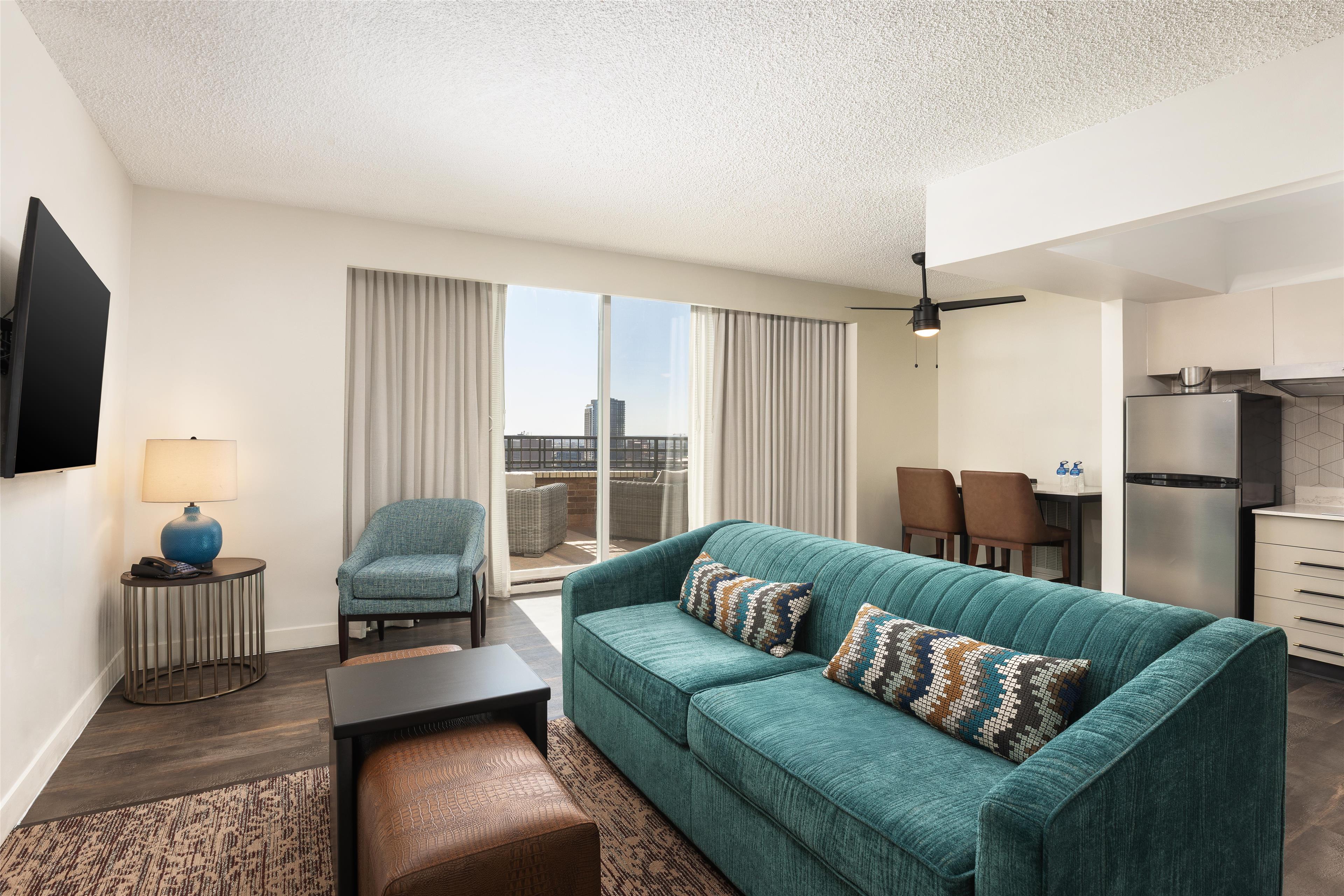 DoubleTree Suites by Hilton Austin Room Type - 1KG 1BDRM PENTHOUSE NO SMK