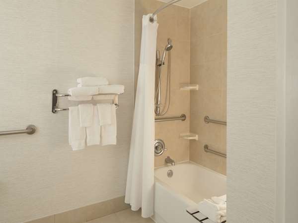  - Hilton Garden Inn Austin Downtown - I-35, Exit 234C