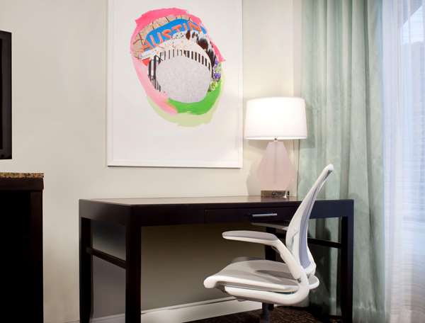  - Hilton Garden Inn Austin Downtown - I-35, Exit 234C