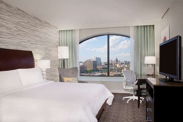  - Hilton Garden Inn Austin Downtown - I-35, Exit 234C