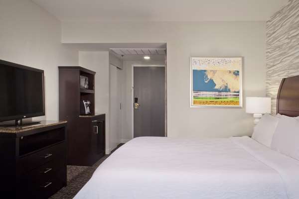  - Hilton Garden Inn Austin Downtown - I-35, Exit 234C