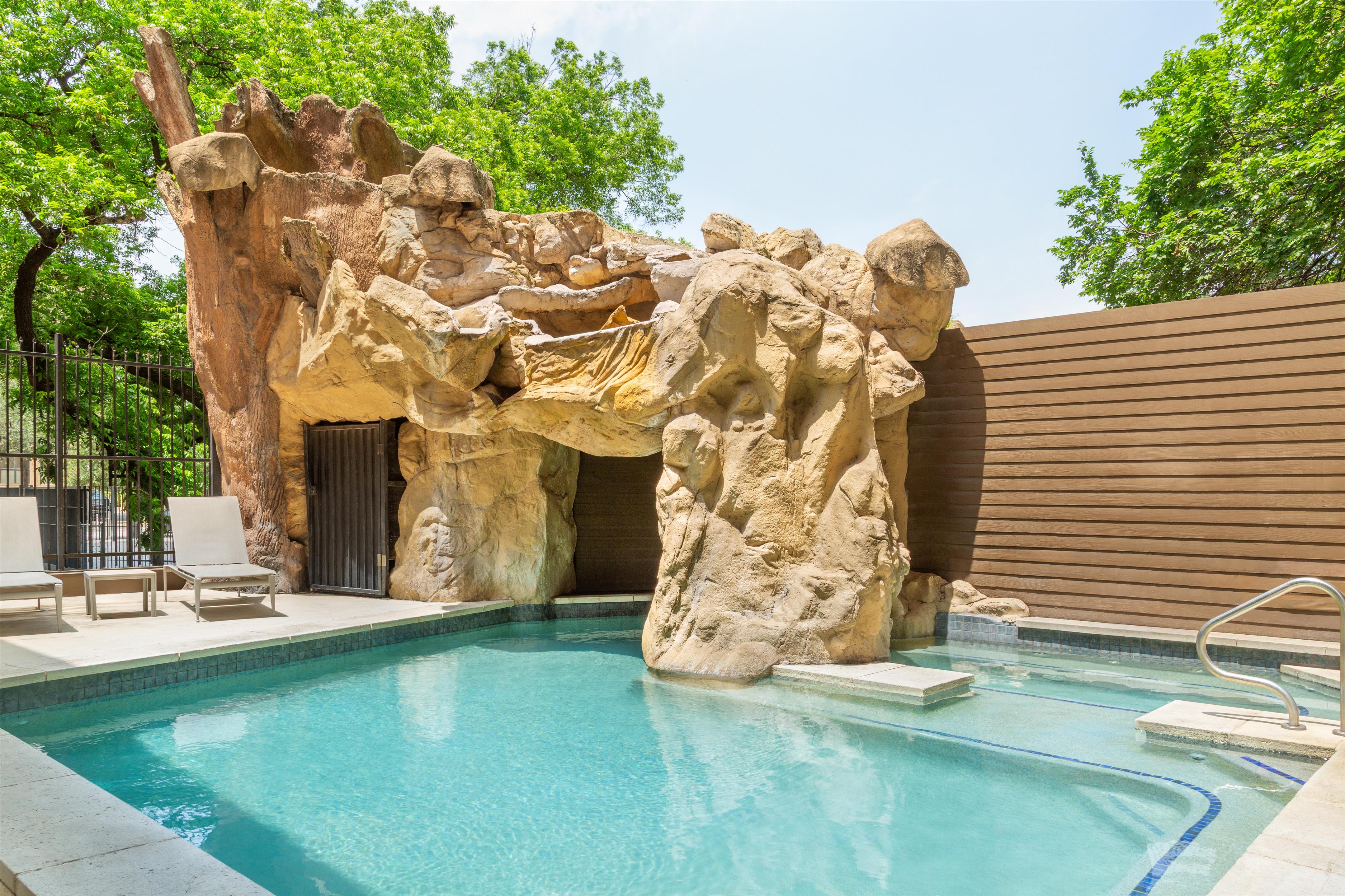 Pool | Hilton Garden Inn Austin Downtown