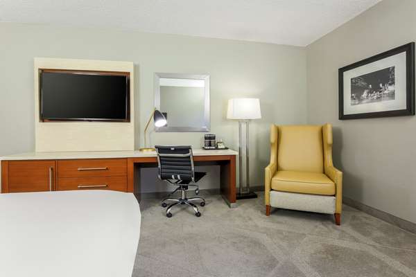  - DoubleTree by Hilton University of Texas Austin - I-35, Exit 235A