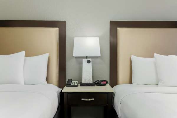  - DoubleTree by Hilton University of Texas Austin - I-35, Exit 235A