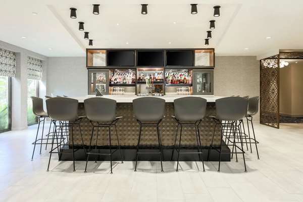 Bar - DoubleTree by Hilton University of Texas Austin - I-35, Exit 235A