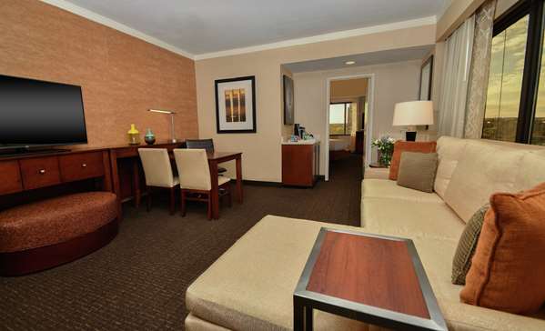  - Embassy Suites Downtown & Town Lake Austin