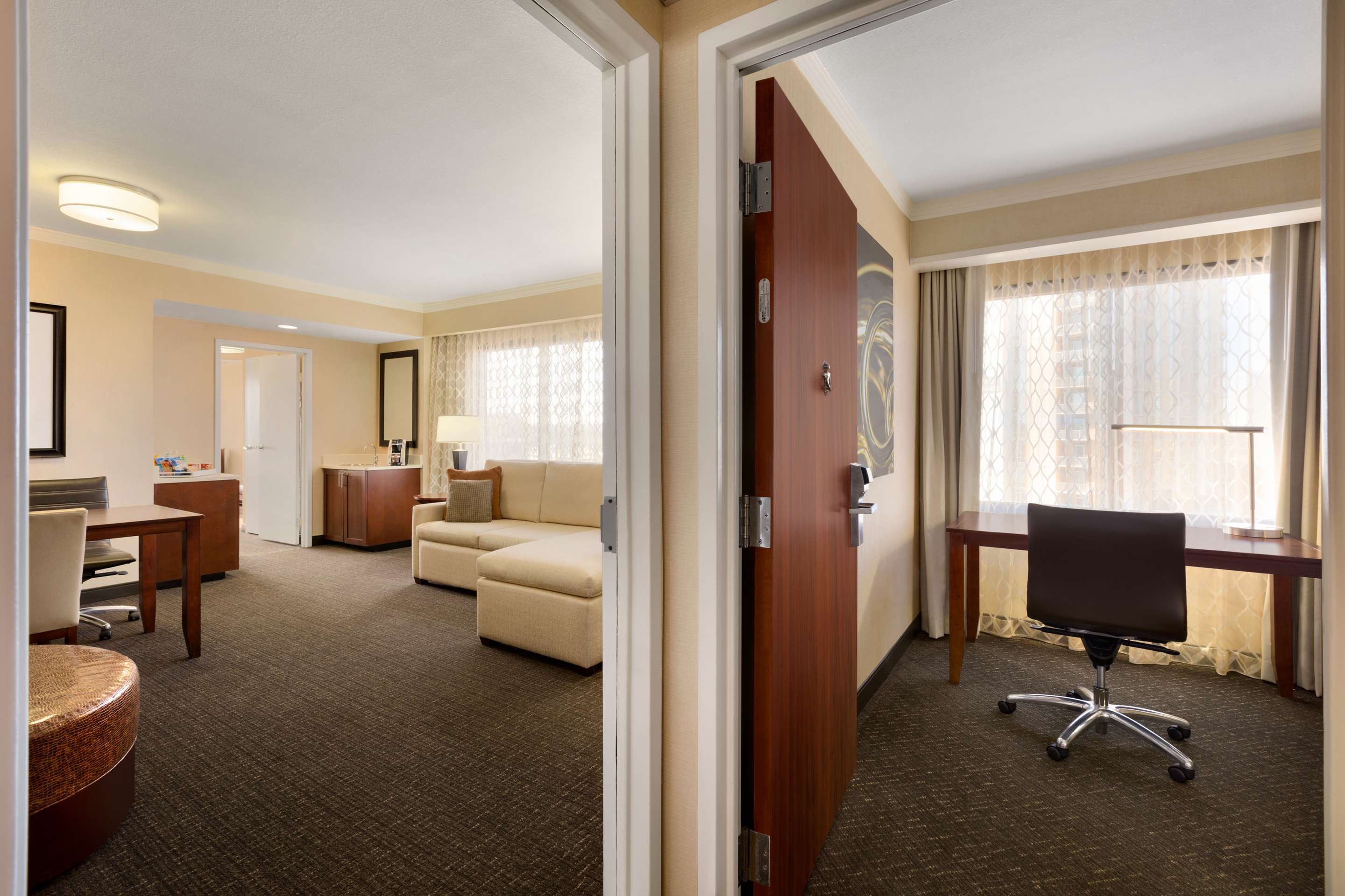 2 Bedroom 2 Bath Suite - 2 Queen 1 Double Bed - Non-smoking