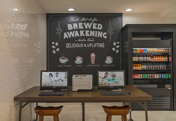 Restaurant - DoubleTree by Hilton Austin - I-35, Exit 238