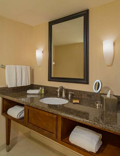  - DoubleTree by Hilton Austin - I-35, Exit 238