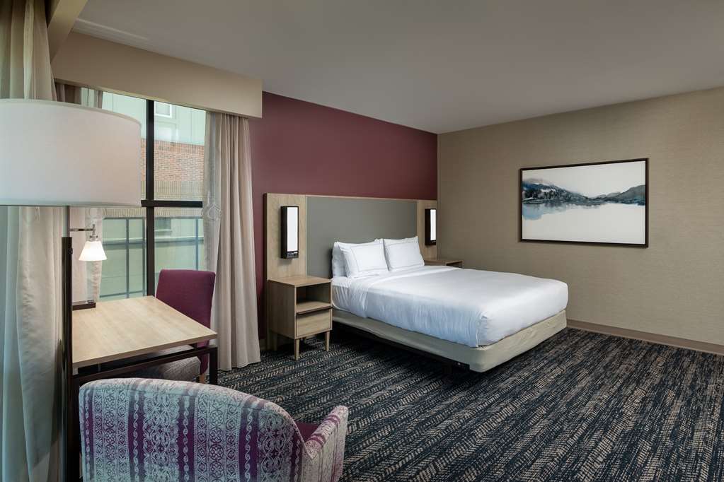 Hilton Asheville Biltmore Park Room Type - 1K MOB ACC W  ROLL IN SHWR