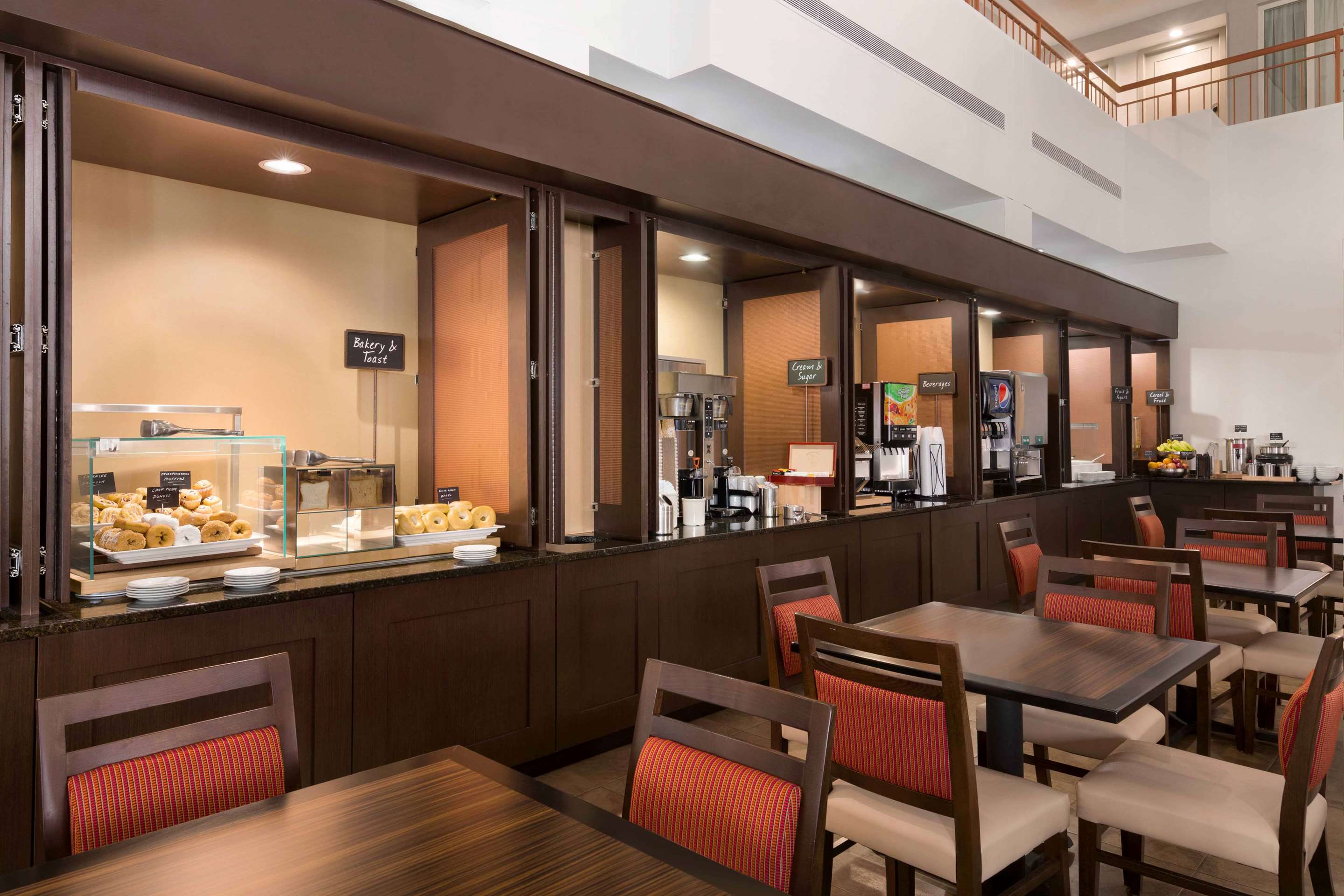 Restaurant | Embassy Suites by Hilton Baltimore at BWI Airport