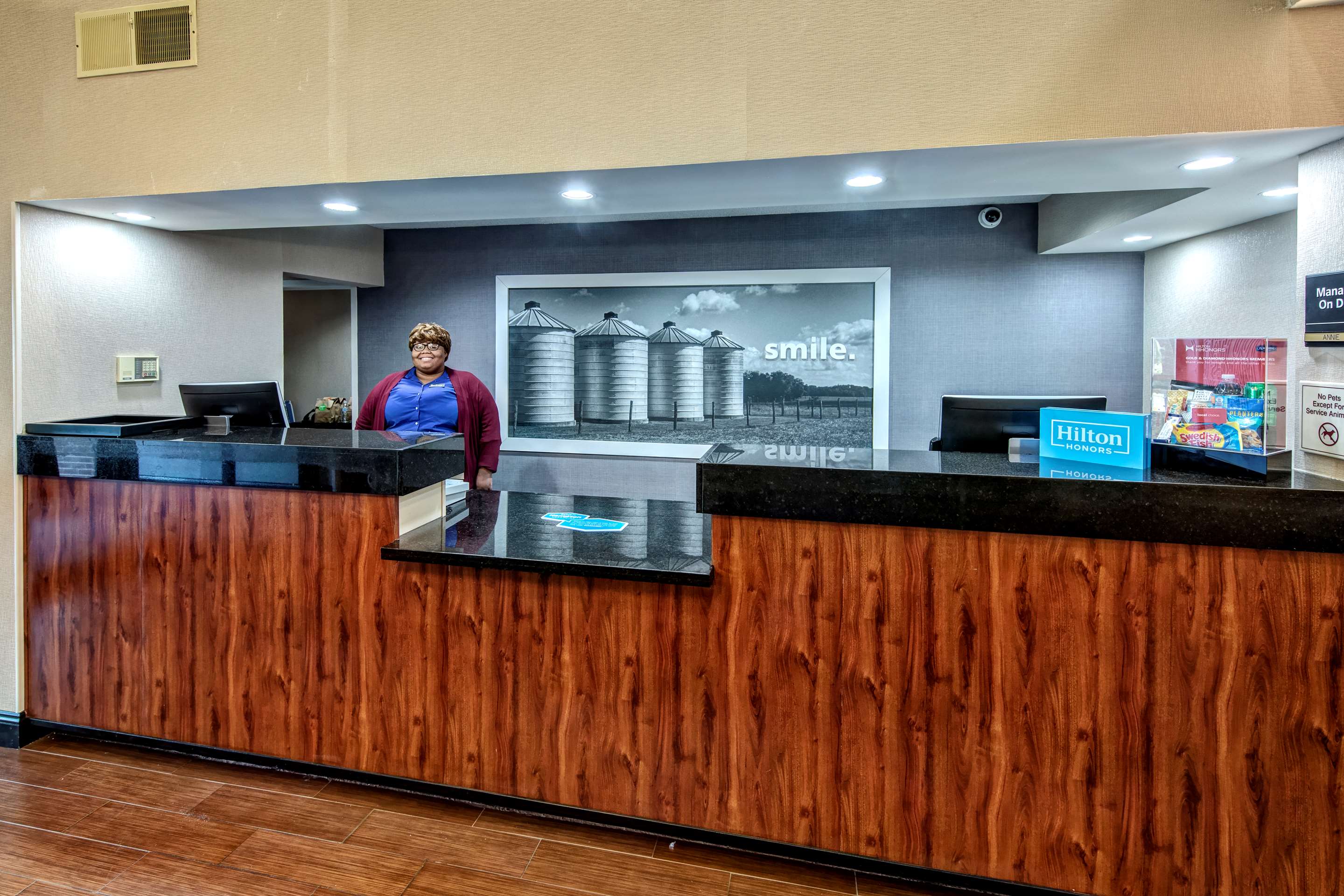 Reception | Hampton Inn Batesville