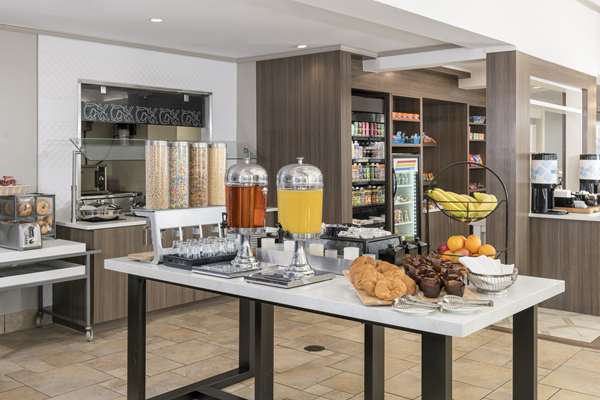 Amenities - Hilton Garden Inn Boca Raton - I-95, Exit 50