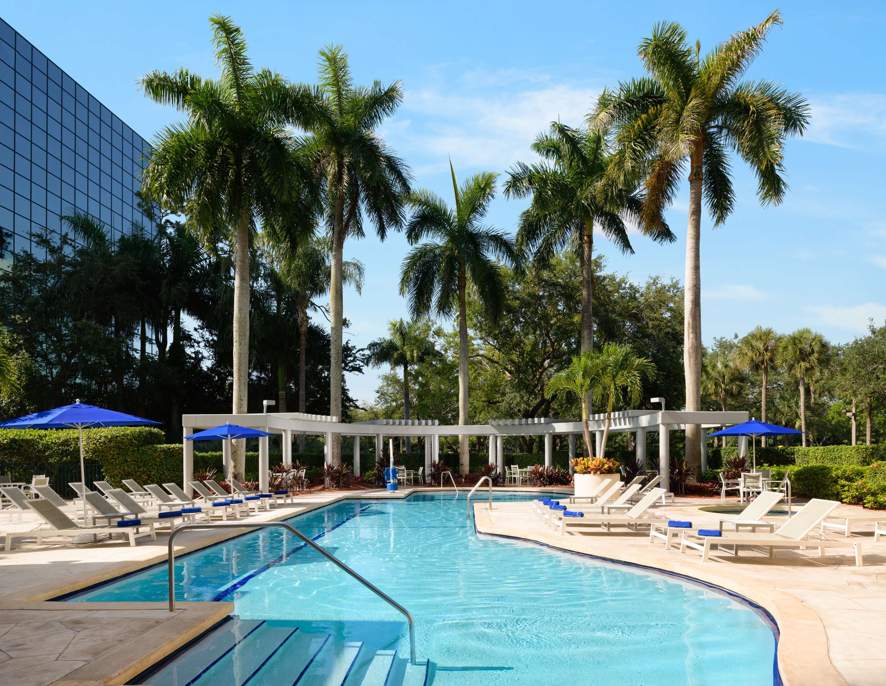 Pool | Hilton Boca Raton Suites
